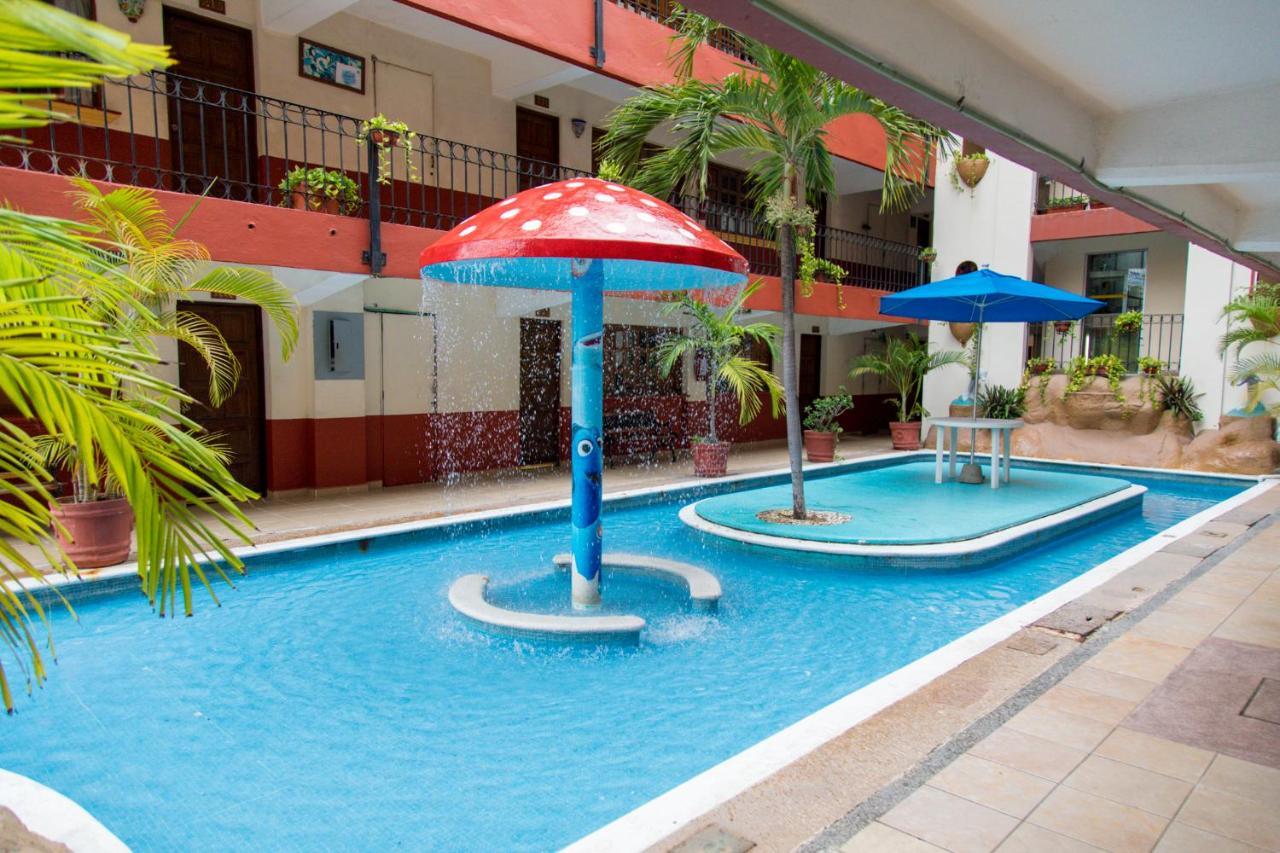 Hotel Hacienda Maria Eugenia Акапулко Екстериор снимка