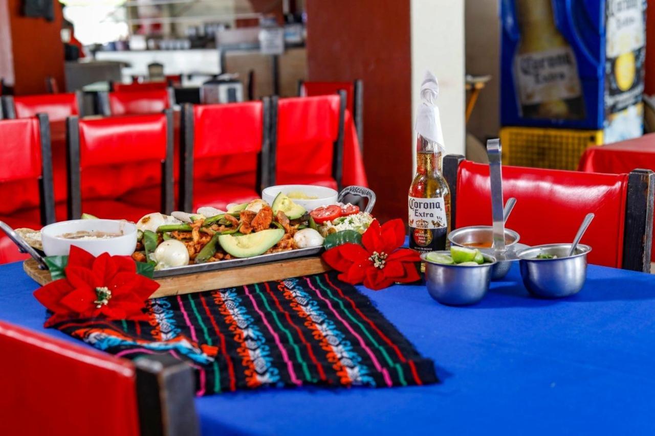 Hotel Hacienda Maria Eugenia Акапулко Екстериор снимка